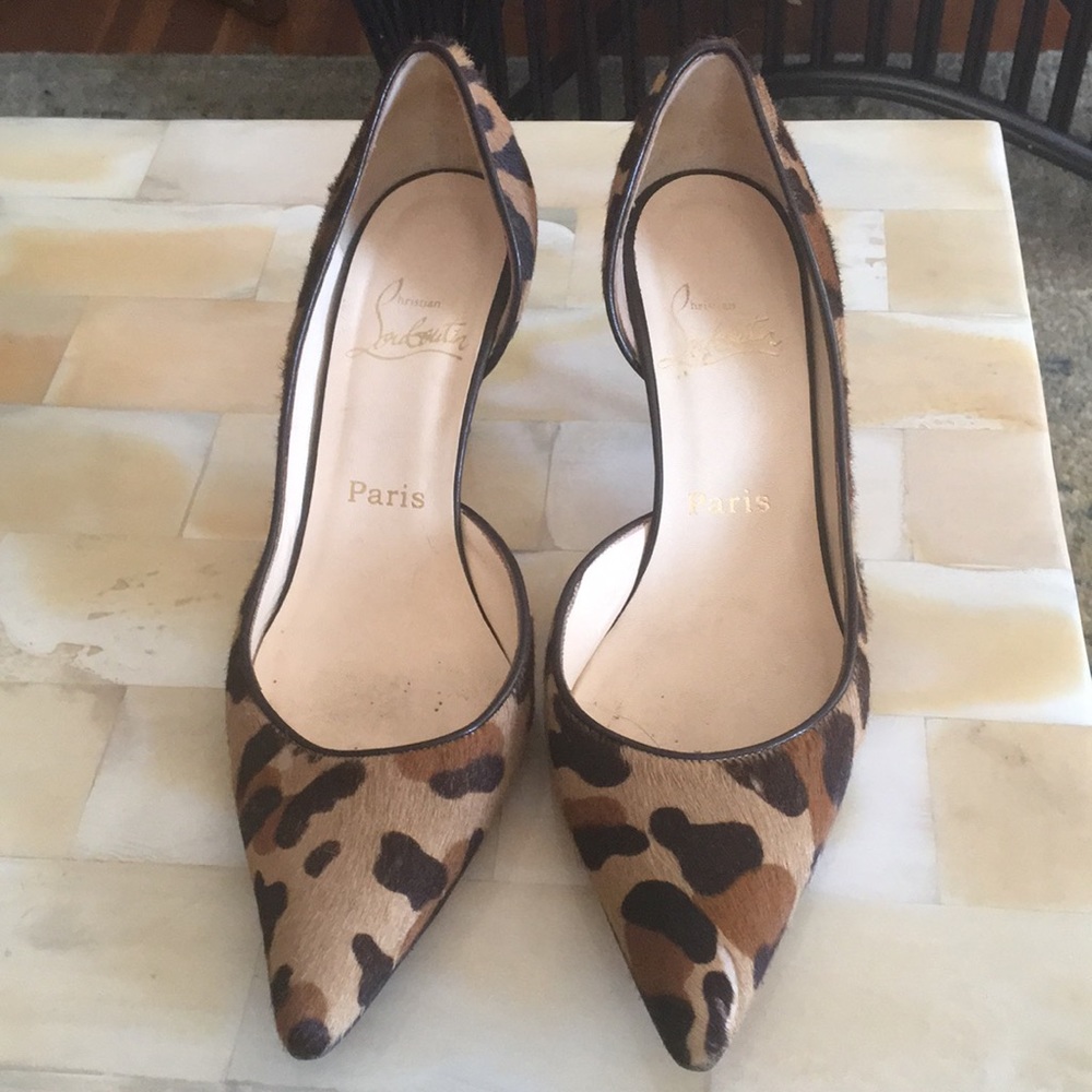 LOUBOUTIN Kitten Heels. Calfhair.